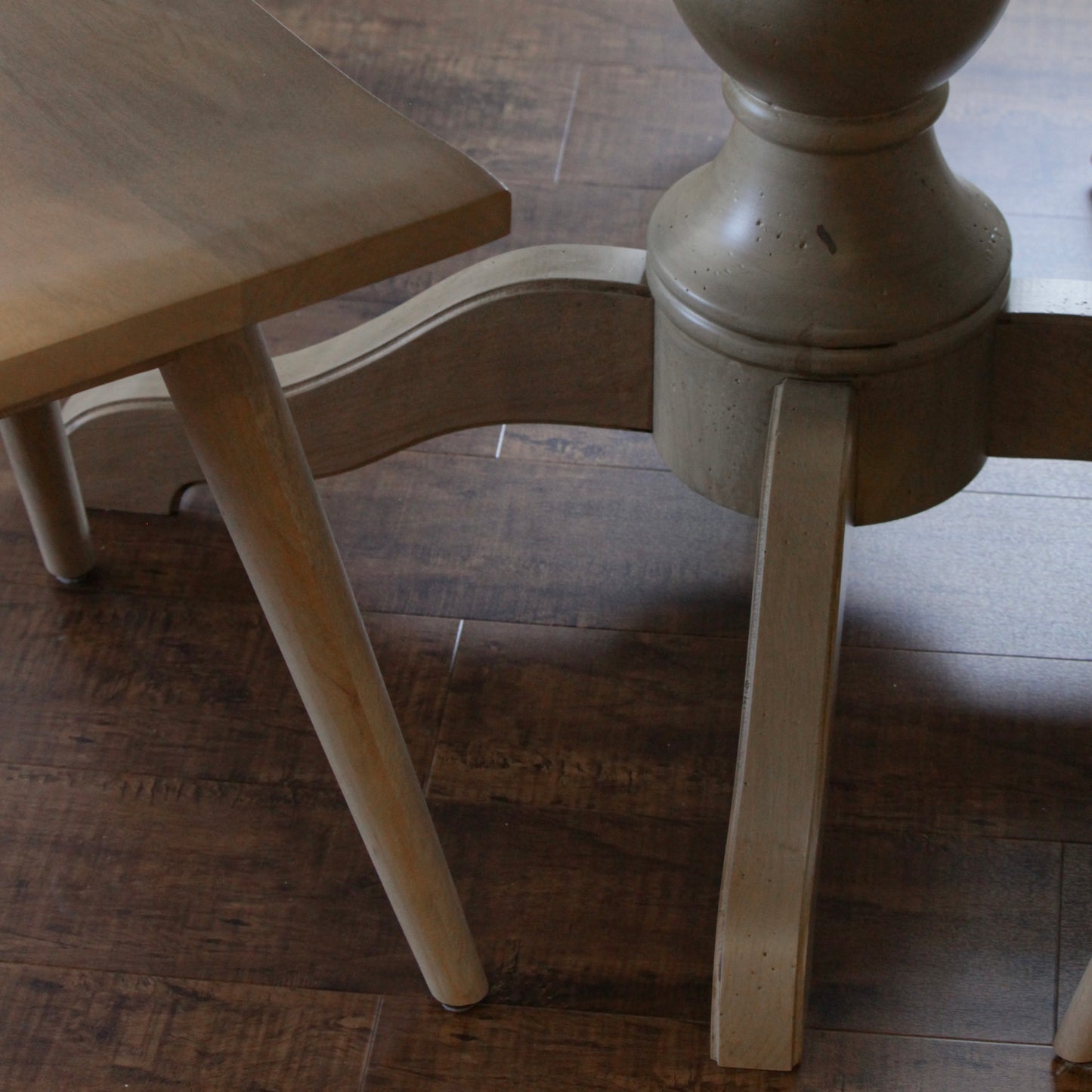 Pedestal Round Dining Table