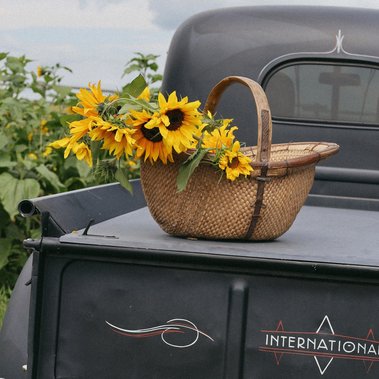 Fleur Vintage Basket